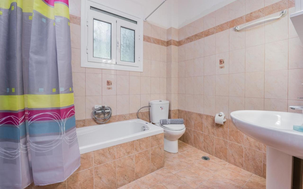 Domus Lukas Apartments Marathias  ภายนอก รูปภาพ