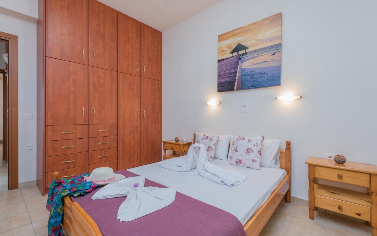 Domus Lukas Apartments Marathias  ภายนอก รูปภาพ